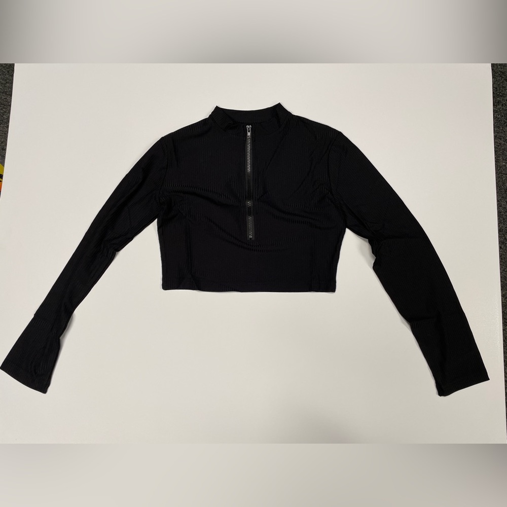 Zip up rubbed long sleeve crop top